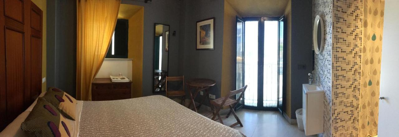 אל פוארטו דה סנטה מריה Baobab Hostal מראה חיצוני תמונה