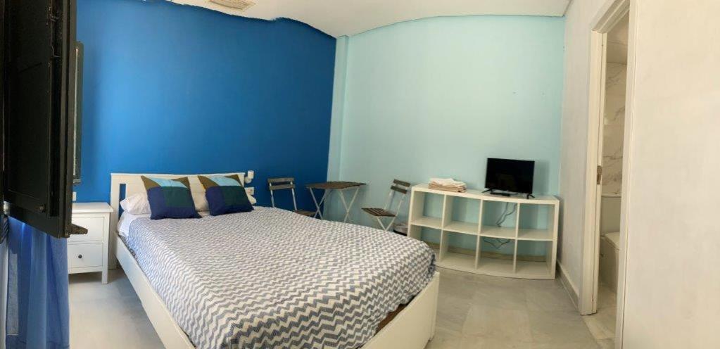 אל פוארטו דה סנטה מריה Baobab Hostal מראה חיצוני תמונה