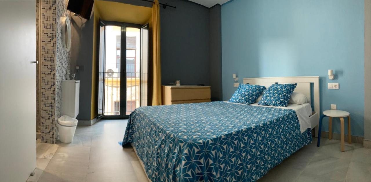 אל פוארטו דה סנטה מריה Baobab Hostal מראה חיצוני תמונה