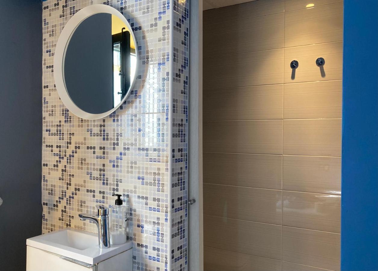 אל פוארטו דה סנטה מריה Baobab Hostal מראה חיצוני תמונה