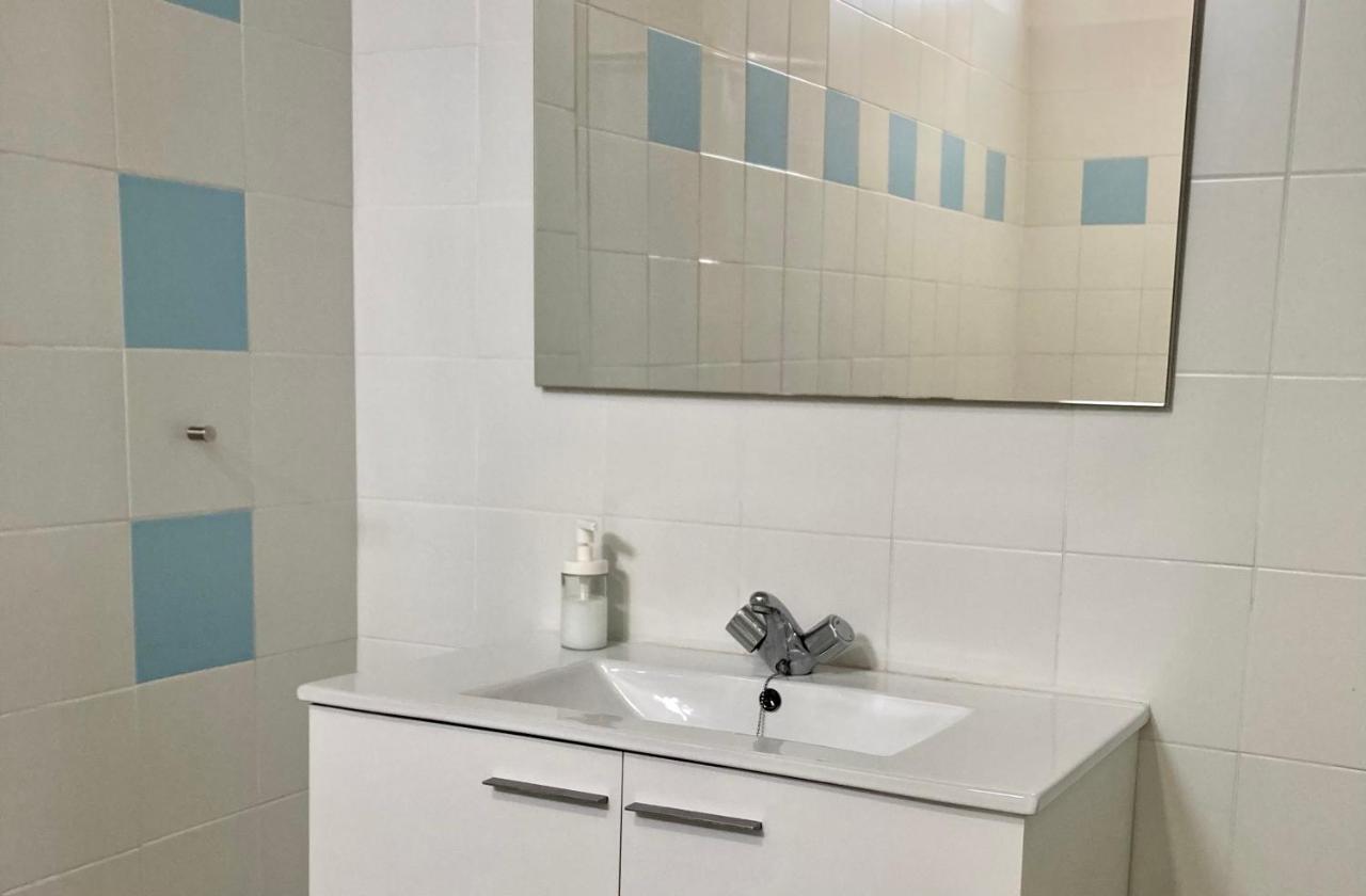 אל פוארטו דה סנטה מריה Baobab Hostal מראה חיצוני תמונה