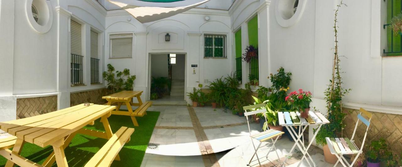 אל פוארטו דה סנטה מריה Baobab Hostal מראה חיצוני תמונה